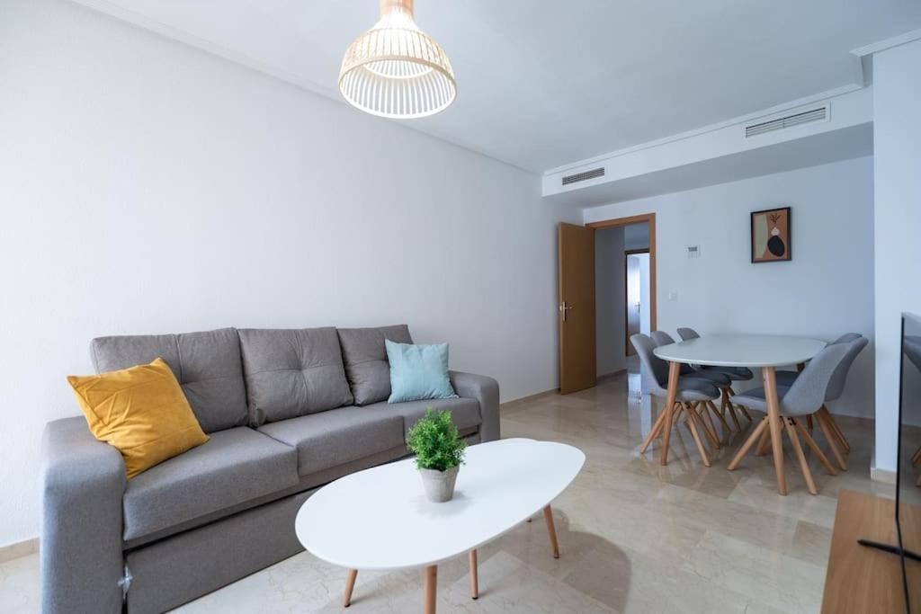 Amplio Apartamento 2 Dormitorios Cerca De La Playa 阿利坎特 外观 照片