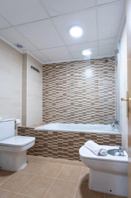 Amplio Apartamento 2 Dormitorios Cerca De La Playa 阿利坎特 外观 照片
