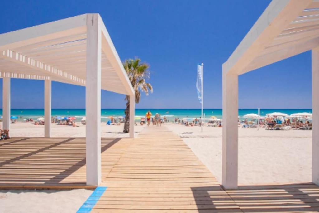 Amplio Apartamento 2 Dormitorios Cerca De La Playa 阿利坎特 外观 照片